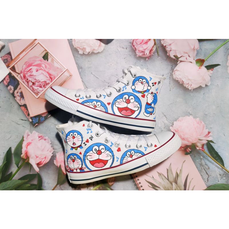 Giày vẽ tay Doreamon