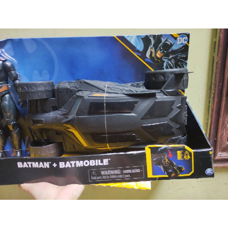 Bộ Batman 30cm và siêu xe Batmobile to có thể được nắp xe