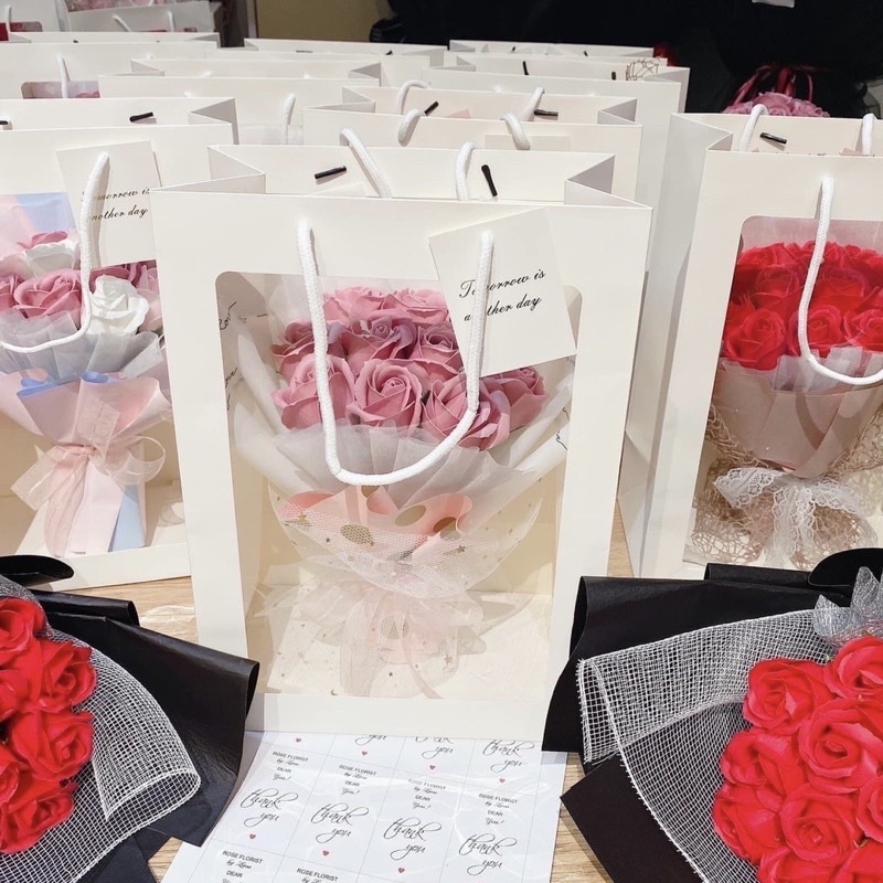 BÓ HOA SÁP 10 BÔNG TẶNG KÈM TÚI VÀ THIỆP