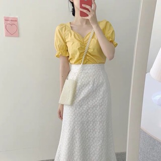 Set áo vàng chân váy thô dập hoa