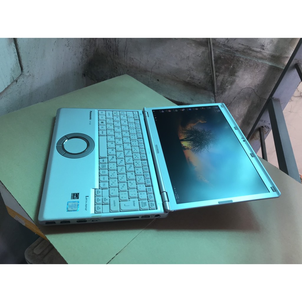 Laptop Panasonic CF-SZ5 core i5 6300U Ram 4G/128 màn hình 12,5 inch full HD Pin 5-6h