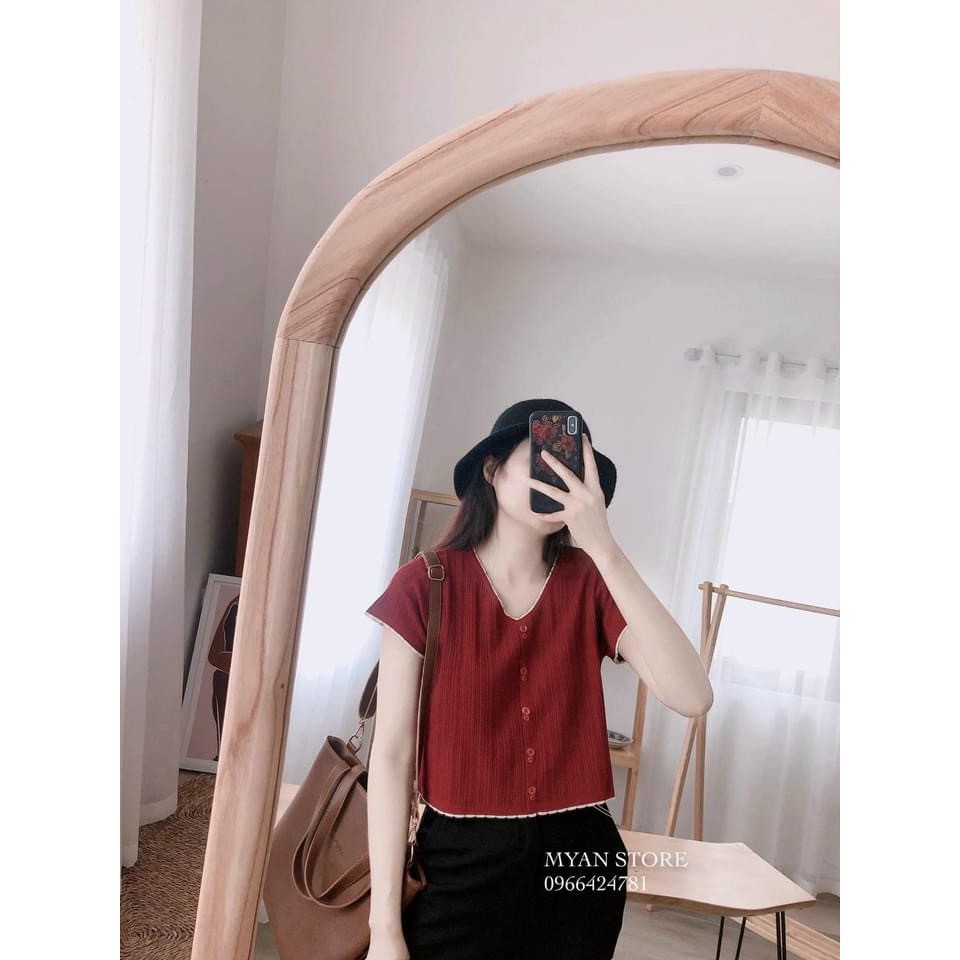 Croptop BIGSIZE viền hot hit 50-80kg -Cúc đỏ