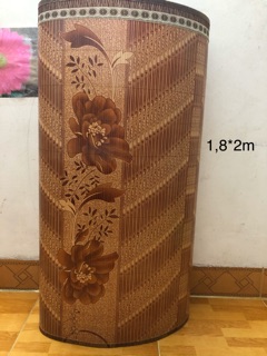 Chiếu trúc vân gỗ lụa 1m8*2m, nằm 2 mặt gập đôi.