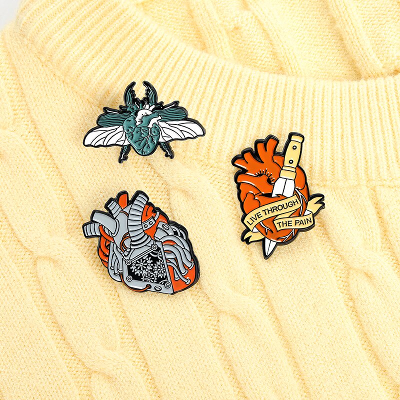 Ghim cài áo hình trái tim độc đáo thời trang