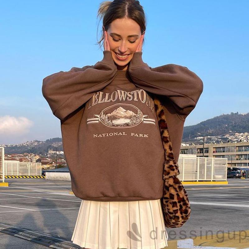 Áo nỉ nữ dài tay cổ tròn in chữ thời trang