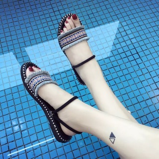 Sandal thổ cẩm