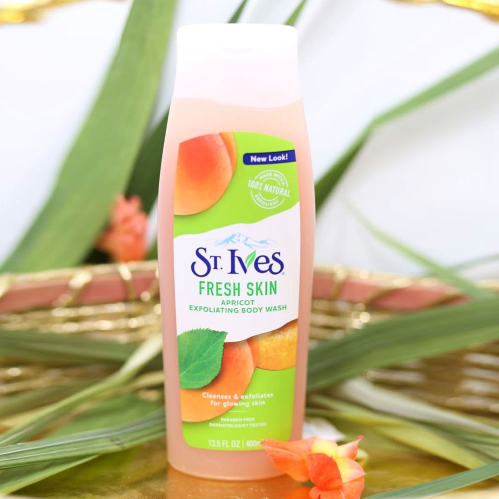 Sữa Tắm Tẩy Da Chết St.Ives Fresh Skin Chiết Xuất Trái Mơ Làm Sạch Sâu 400ml