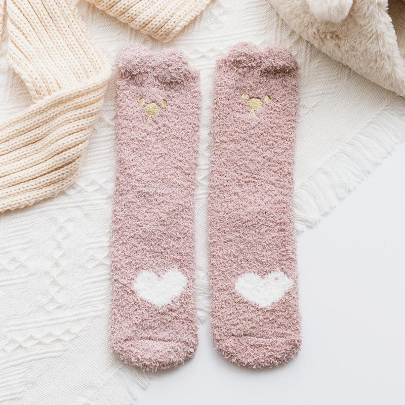 Set 5 Đôi Tất Nhung San Hô Thêu Hình Trái Tim Dễ Thương