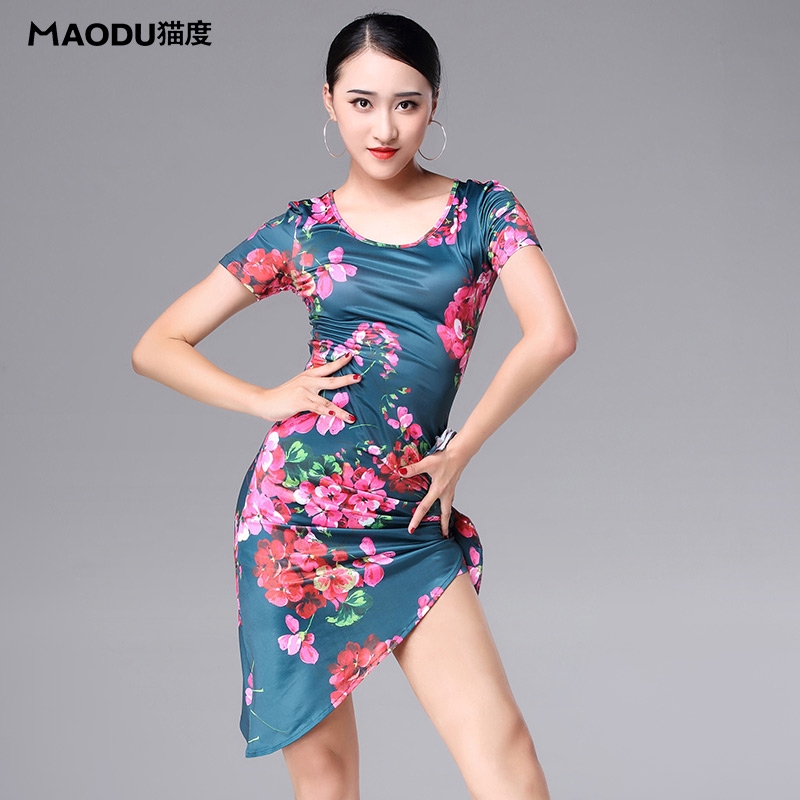 trang phục khiêu vũ cho nữ