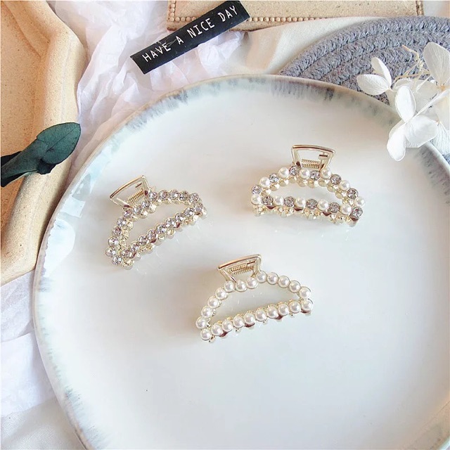 cặp tóc đính hạt ngọc hot trend 2019