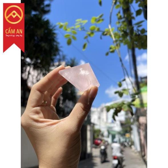 Kim tự tháp thach anh hồng size 4x4 cm