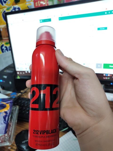 Sữa tắm 212 VIP Black dạng mousse 150 ml