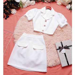 Set chân váy áo croptop trắng xinh thiết kế thời trang áo cổ vest tay ngắn khoe eo có lót quần trong hợp đi chơi đi tiệc