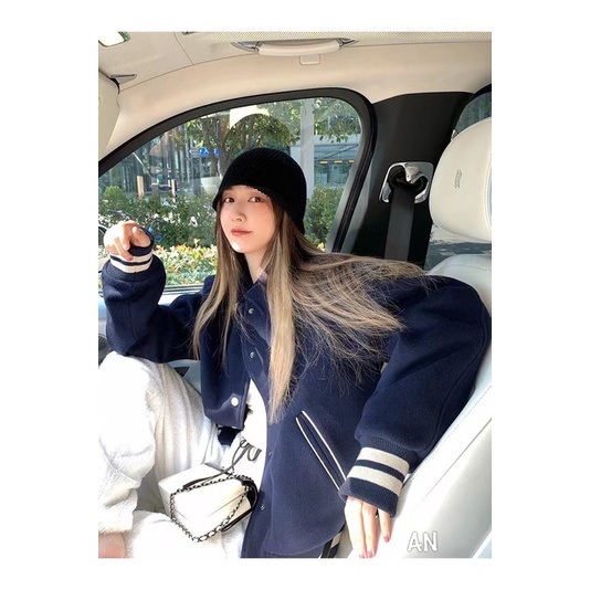 Áo bomber xanh viền nhung kẻ tay