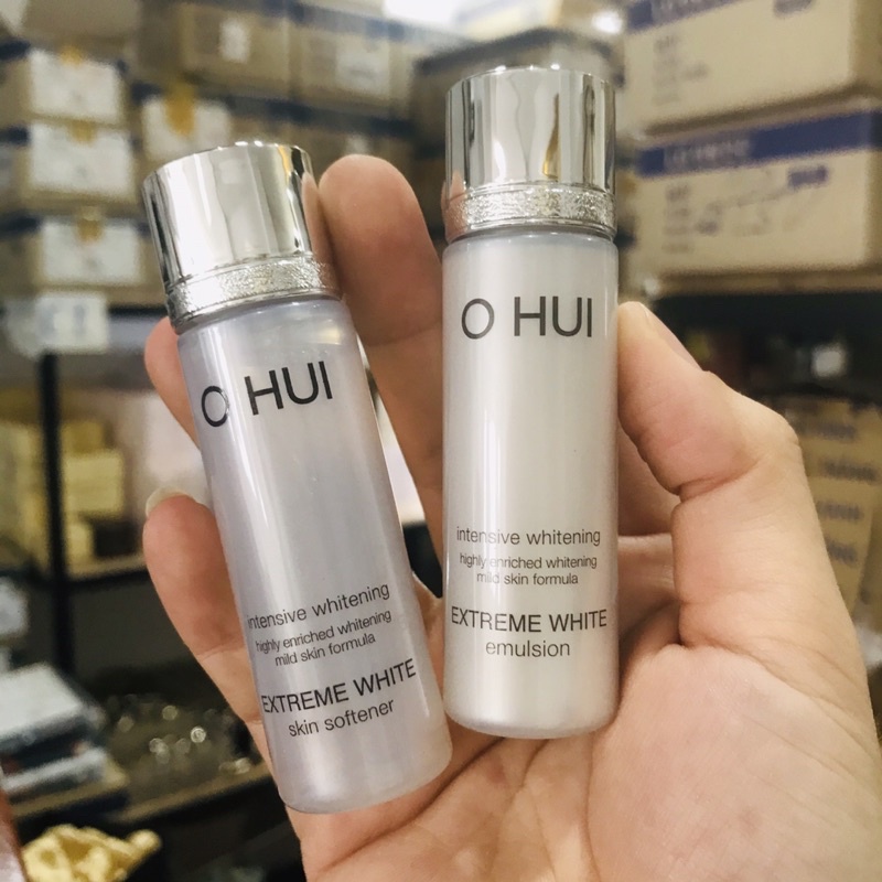 Hoa hồng sữa dưỡng làm trắng OHUI ETREME WHITE