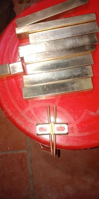 2 thanh đồng cắt sẵn và nhựa in 3d chế trụ hàn cell pin