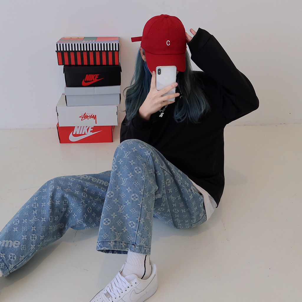 Quần jeans Louis Vuitton x Supreme FW21