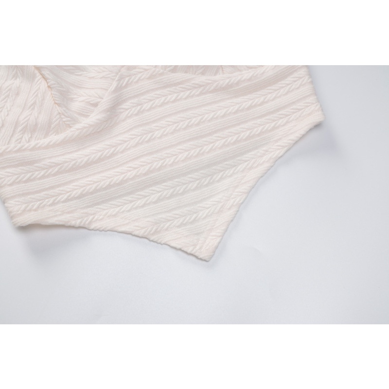 Set áo hai dây hở lưng và chân váy xếp ly lưng cao tôn dáng thời trang nữ