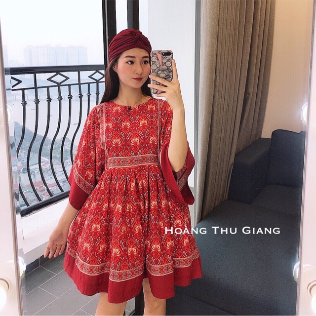 Váy thổ cẩm hoa đỏ trắng dáng ngắn