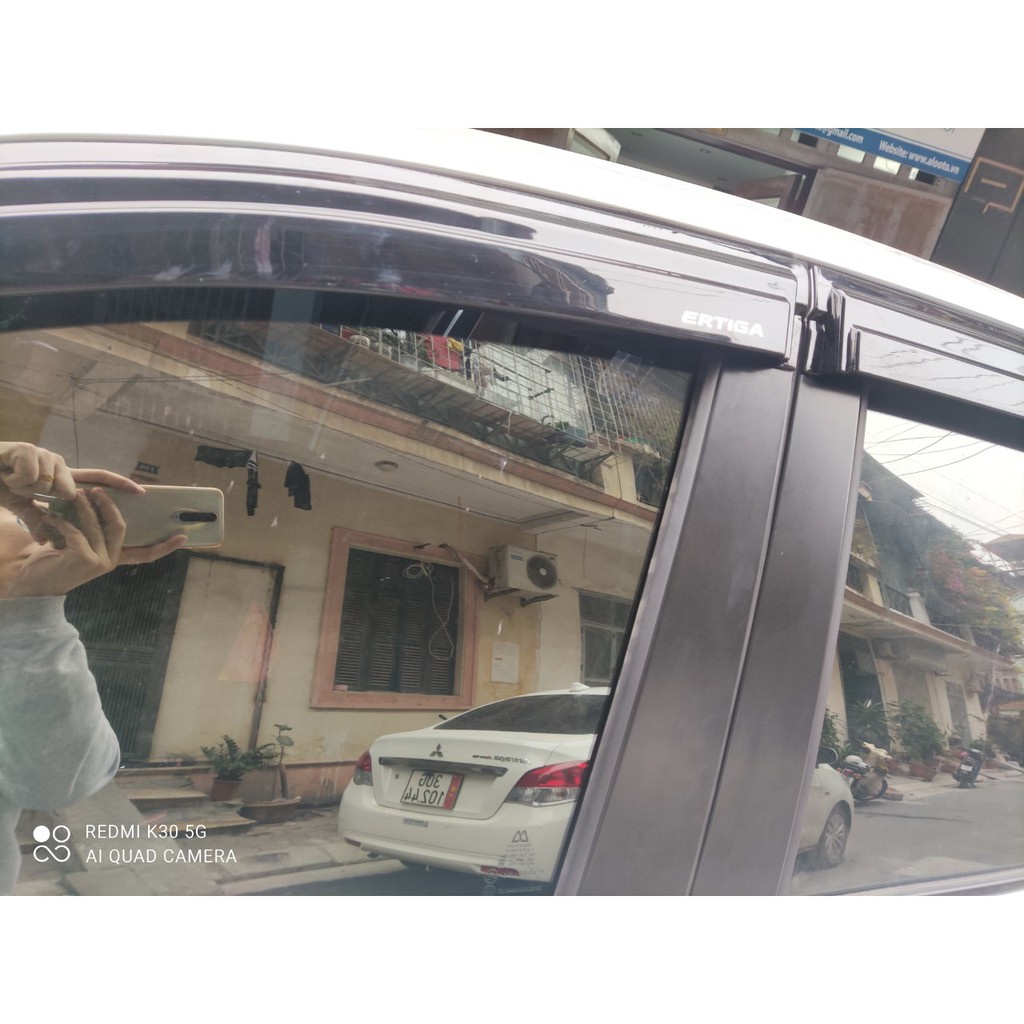Vè che mưa xe Suzuki XL7 2019 2020 2021 2022 màu đen / viền inox cao cấp