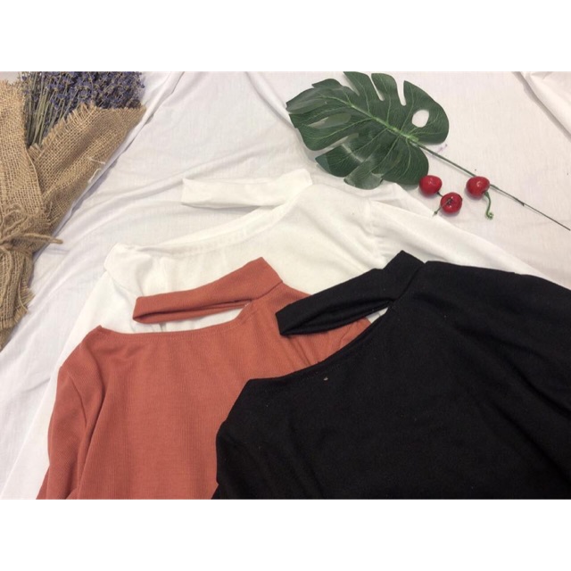 Áo len monteghi cổ chocker