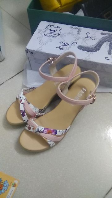 Sandal quảng châu