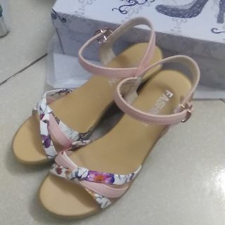Sandal quảng châu