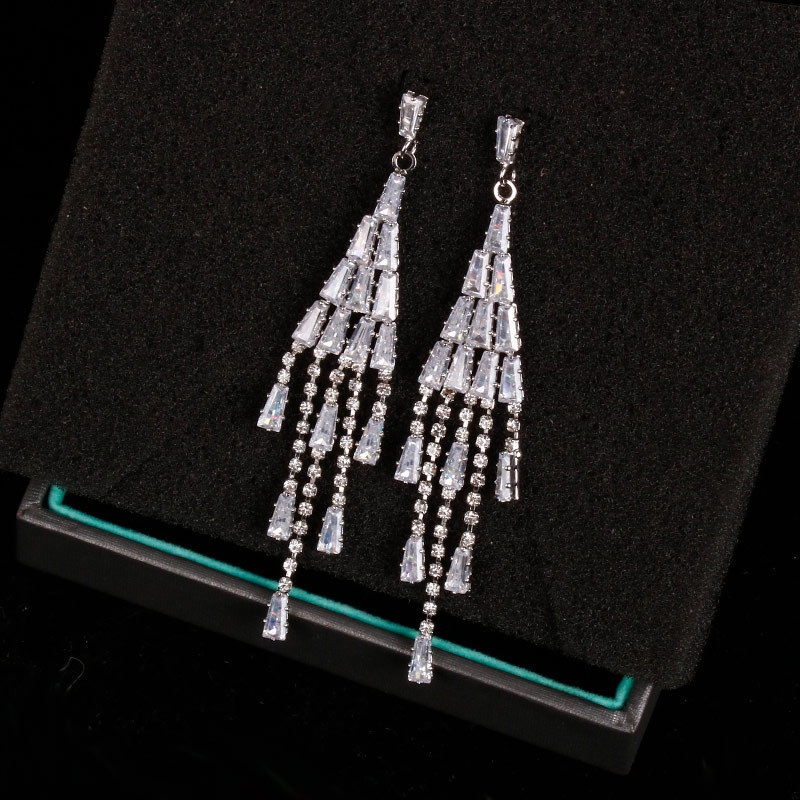 Khuyên Tai Tua Rua Dài Siêu Lấp Lánh Thanh Lịch