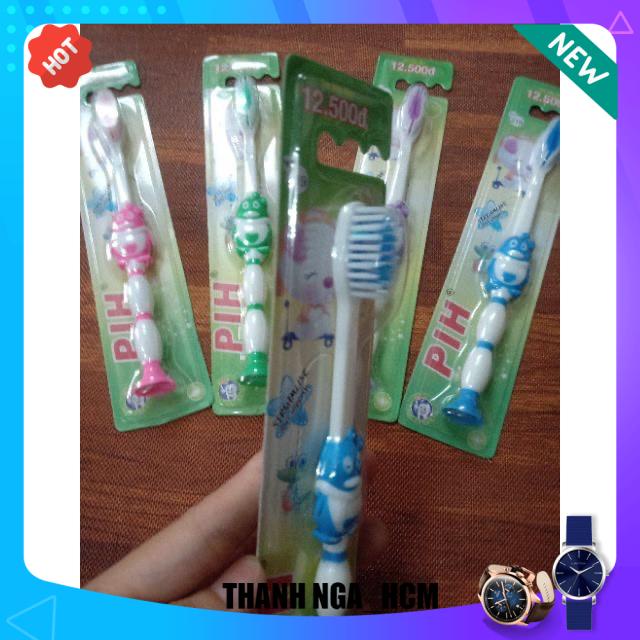 Bàn chải đánh răng cho bé chữ chất liệu mềm mịn chịu được lực cắn, cho bé từ 2 tuổi - 6 tuổi có hút chân để bàn chải