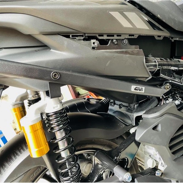 Baga sau Givi HRV NVX V2, baga SRX NVX, AEROX 155 tặng kèm đế gắn thùng Givi M7MN-S