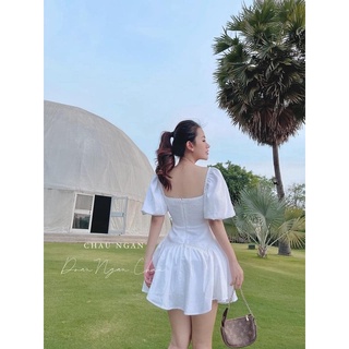 Váy thiết kế trắng tay bồng