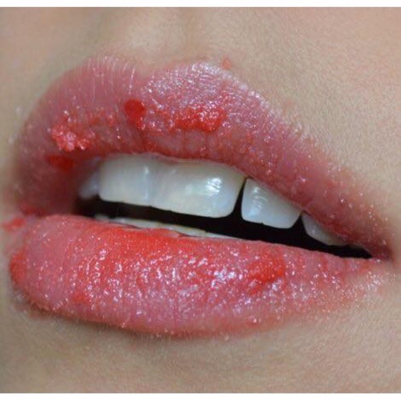 Tẩy da chết môi Beauty Treats Lip Scrub