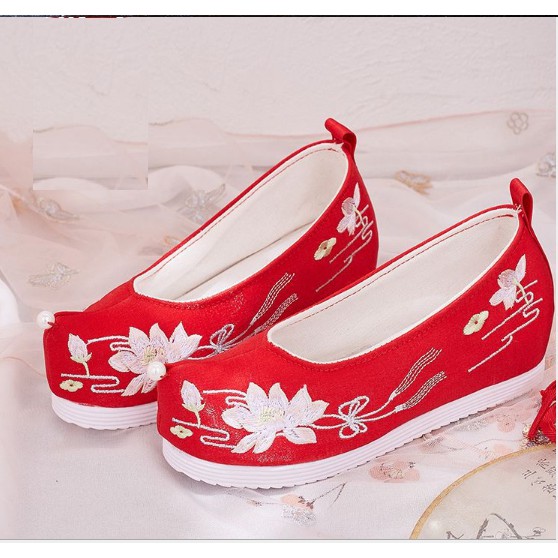 Giày cổ trang thêu hoa sen cao cấp 5cm - Giày thêu hoa cổ trang