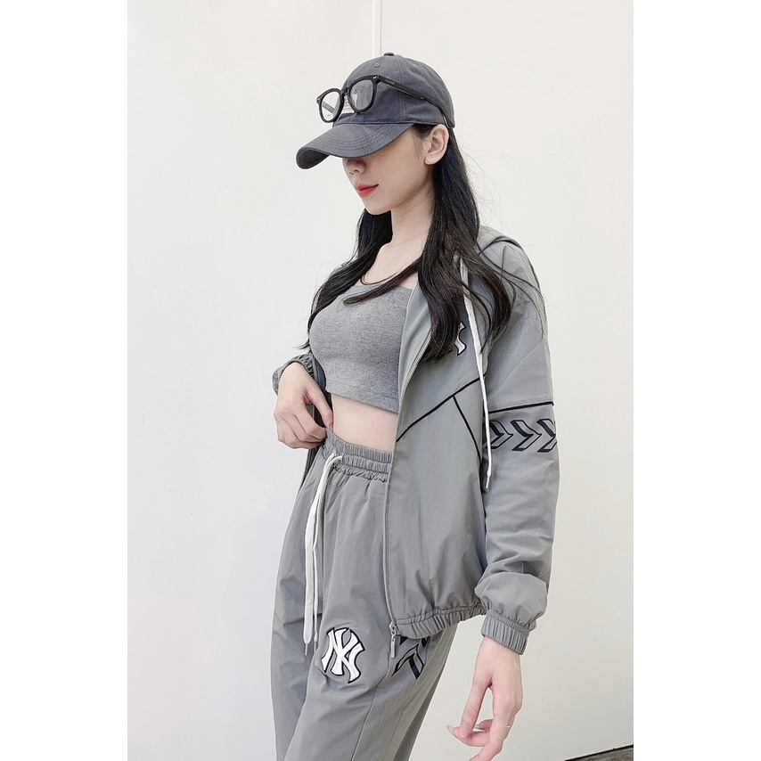 (HÀNG XUẤT XỊN) Set gió nữ M//L//B Xám có mũ e về hàng sẵn Chất gió si giãn 2 lớp mùa đông mặc rất phù hợp và tiện lợi