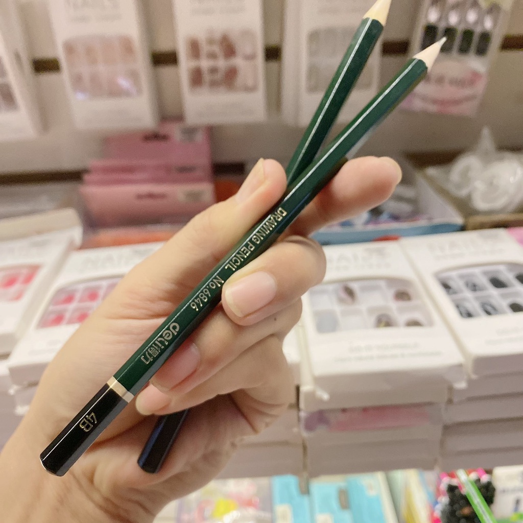 Bút chì 4B Deli hàng cao cấp cầm nhẹ viết êm.