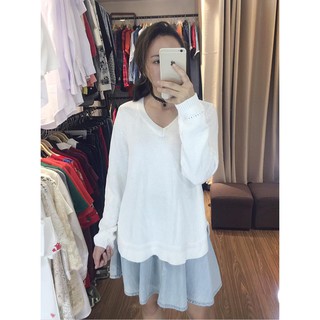áo len cổ tim màu trắng