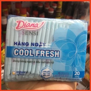Băng vệ sinh hàng ngày Diana Sensi kháng khuẩn 20 miếng