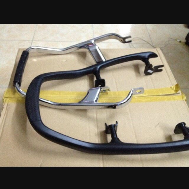 Tay xách sau Honda dream chính hãng / wave thường dream thường