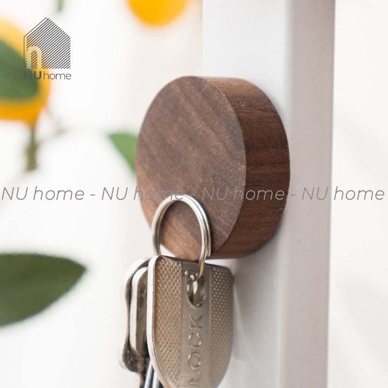 nuhome.vn | Móc nam châm bằng gỗ hình tròn dùng để gắn chìa khoá thiết kế đơn giản và mộc mạc