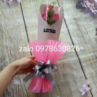 Hoa sáp thơm bó 3 bông bao hình kim cương cực đẹp.