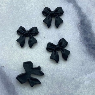 charm nơ trắng đen gắn móng tay