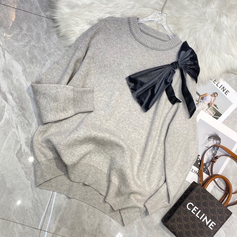 Áo Celine chất liệu len nguyên chất có thể phối với quần short và chân dài. | BigBuy360 - bigbuy360.vn