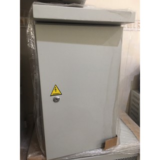 Vỏ tủ điện ngoài trời 50x30x21 – Tủ điện công nghiệp và dân dụng sơn tĩnh điện bền đẹp có mái che