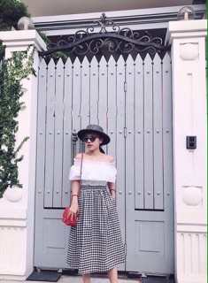 Set áo trễ vai phối váy