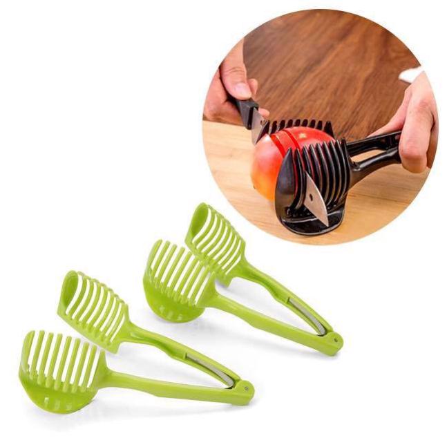 Dụng cụ cắt lát củ quả tích hợp khả năng gắp bánh