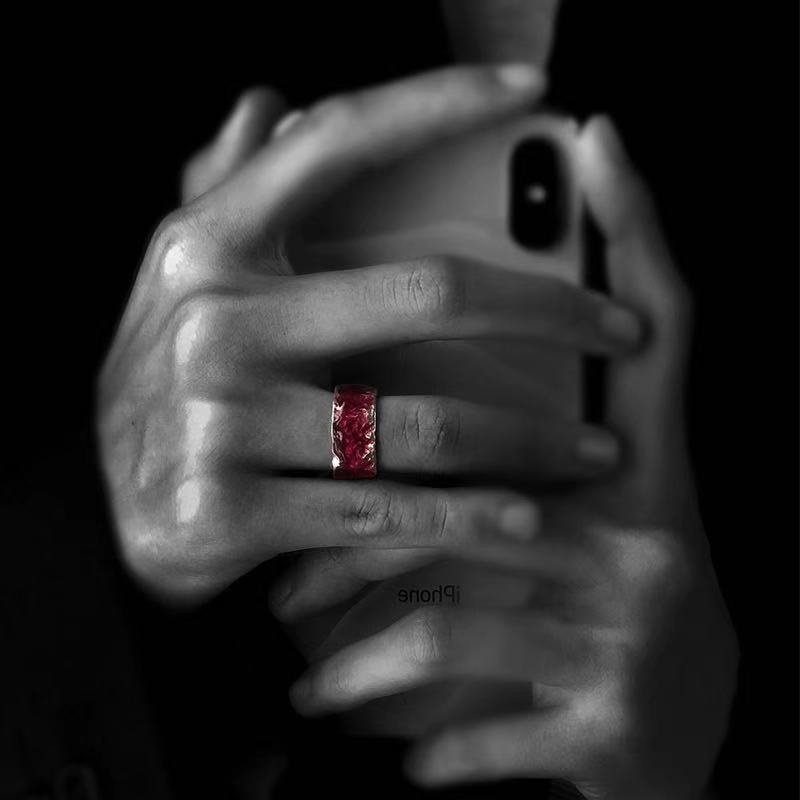 Nhẫn nam nữ tròn unisex Kuu Clothes màu bạc thời trang chất Titan đẹp đơn giản không gỉ - Nhẫn Red Ring