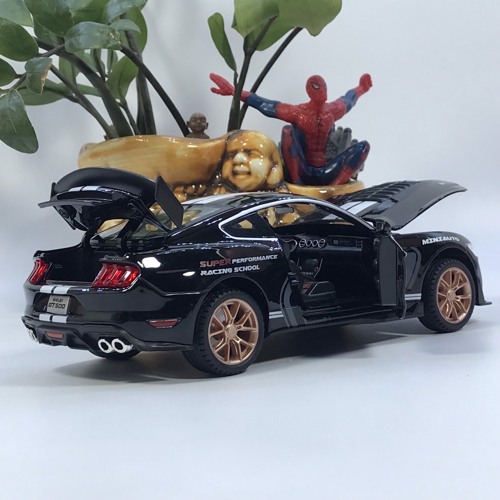 Mô hình xe ô tô Ford Mustang Shelby GT500 tỷ lệ 1:20 bằng hợp kim