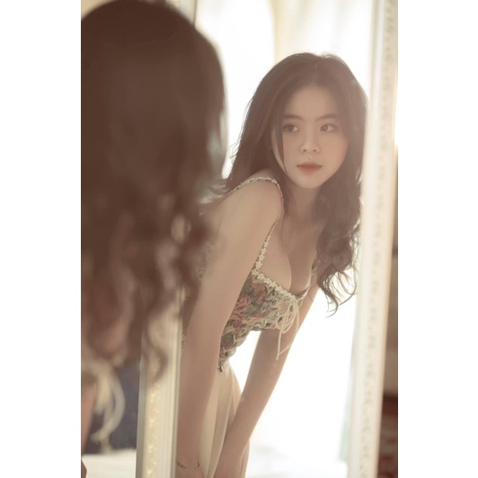 Áo thổ cẩm viền ren croptop đan dây corset phong cách pháp