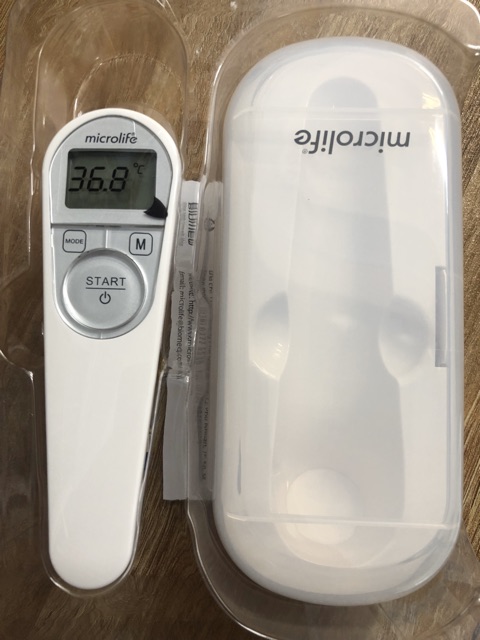 Nhiệt kế hồng ngoại đo trán Microlife NC 200/ FR1FM1
