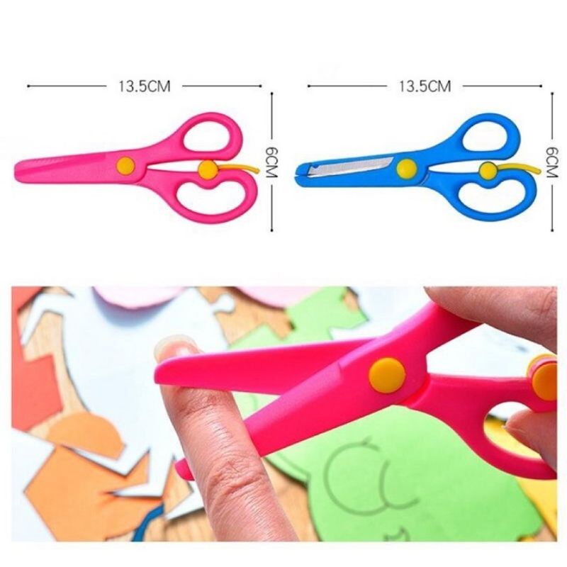 Bộ cắt giấy gồm những 240 tờ giấy màu in sẵn hình con vật,tặng 2kéo